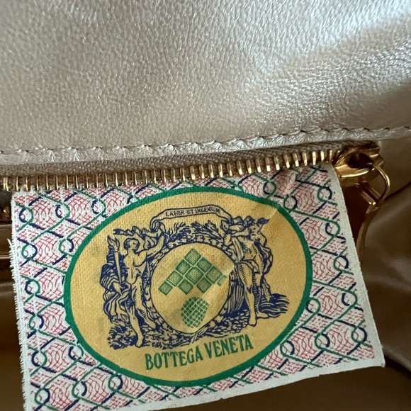 Bottega Veneta Cream Woven Crossbody Bag - Picture 4 of 6